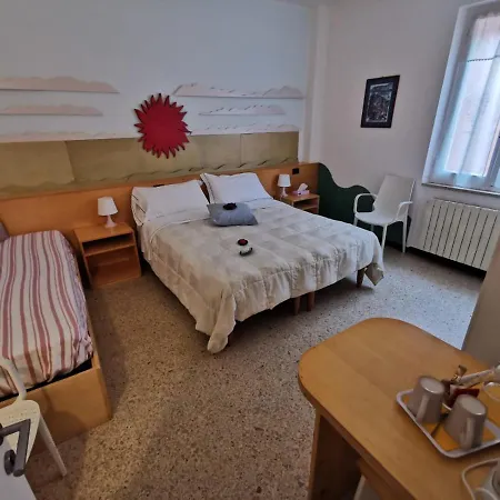 Tonino Nuova Gestione 4* Vernazza